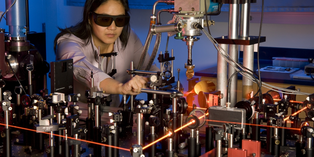 Types of Optoelectronics Detectors and Devices with Applications